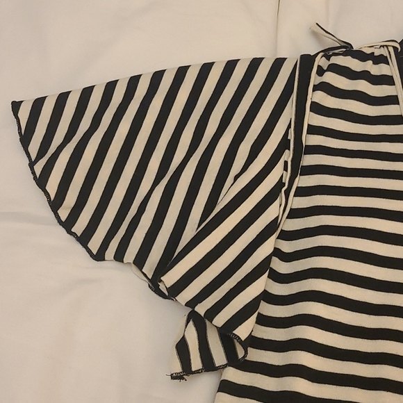 Suzanne Betro Tiered Knit, Flutter Sleeve Black & Cream Stripe Dress Size XL - Picture 5 of 5